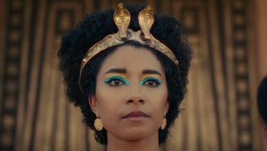 Adele James as Cleopatra looking out in Queen Cleopatra