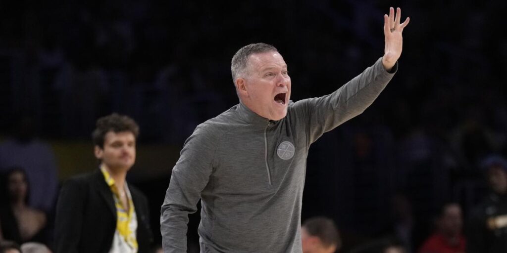 Mike Malone se queda a gusto con los Lakers: "Están de pesca y nosotros jugando"