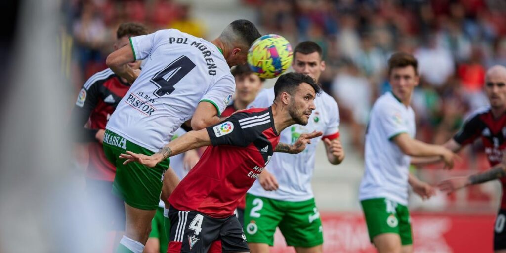 Mirandés y Racing empatan y se acercan al objetivo de la permanencia