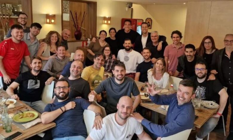 Mirotic invita a comer a todos los periodistas de Barça TV tras una entrevista