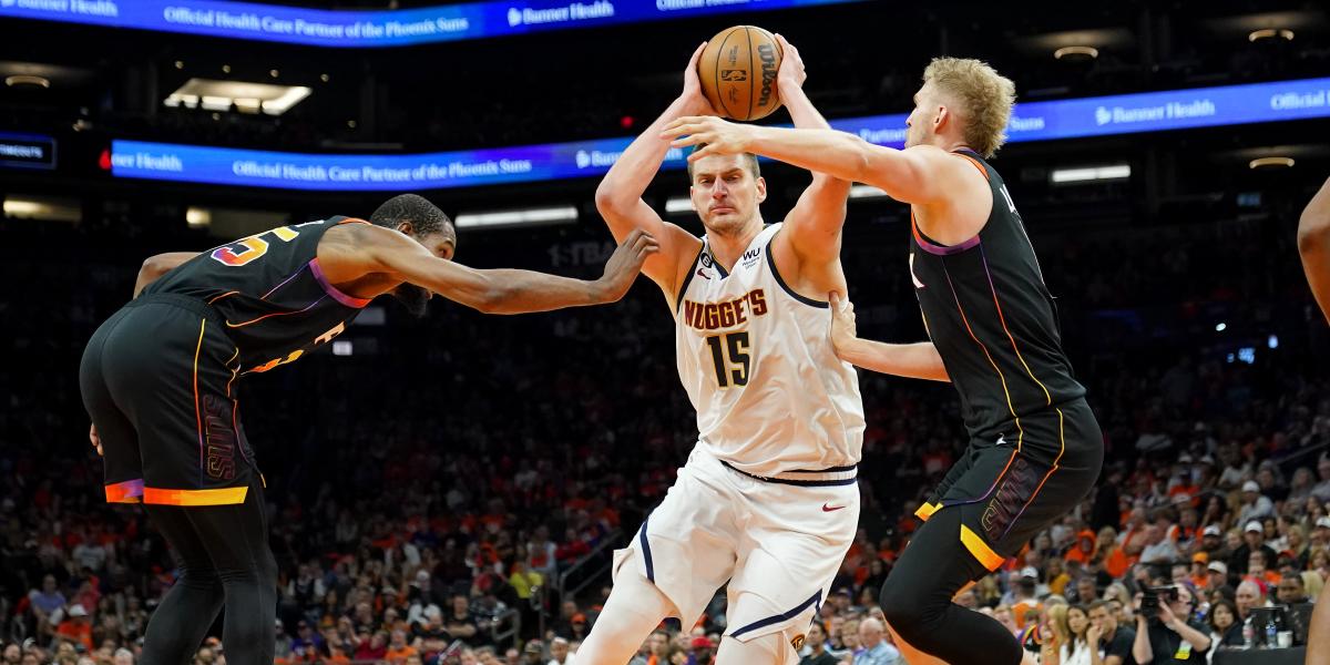 Nikola Jokic amplía su leyenda en los playoffs