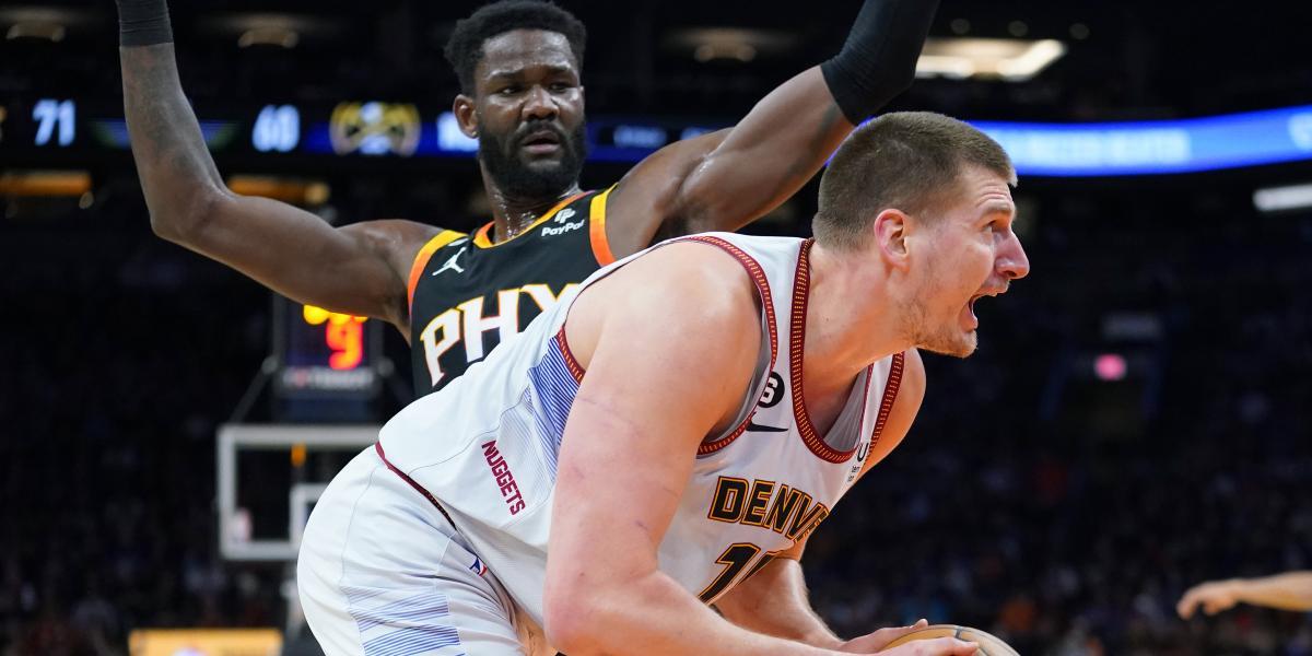 Nikola Jokic, víctima del enésimo golpe testicular en la NBA
