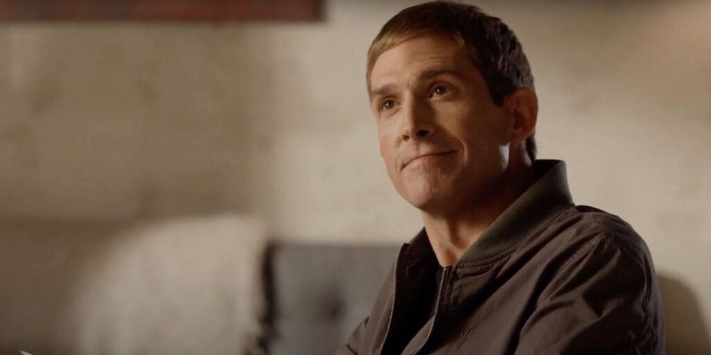 Greg Sanders talking with Max Roby in CSI: Vegas season 2