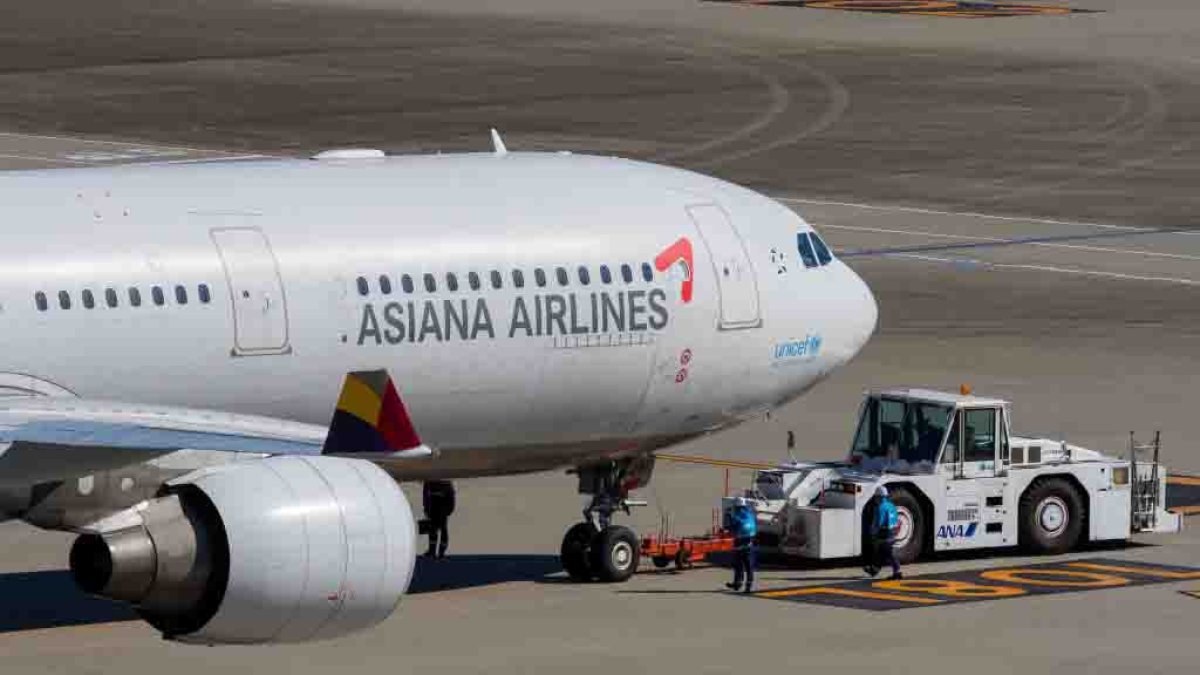 Pasajero que abrió la puerta de emergencia en un vuelo de Corea del Sur dijo que se sentía asfixiado
