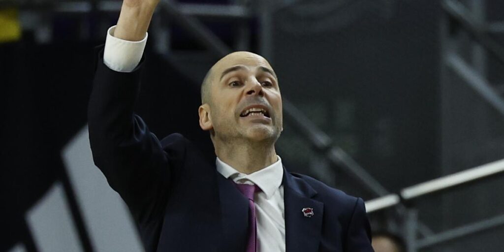 Peñarroya (Baskonia): "El calendario ACB no hay manera de entenderlo"