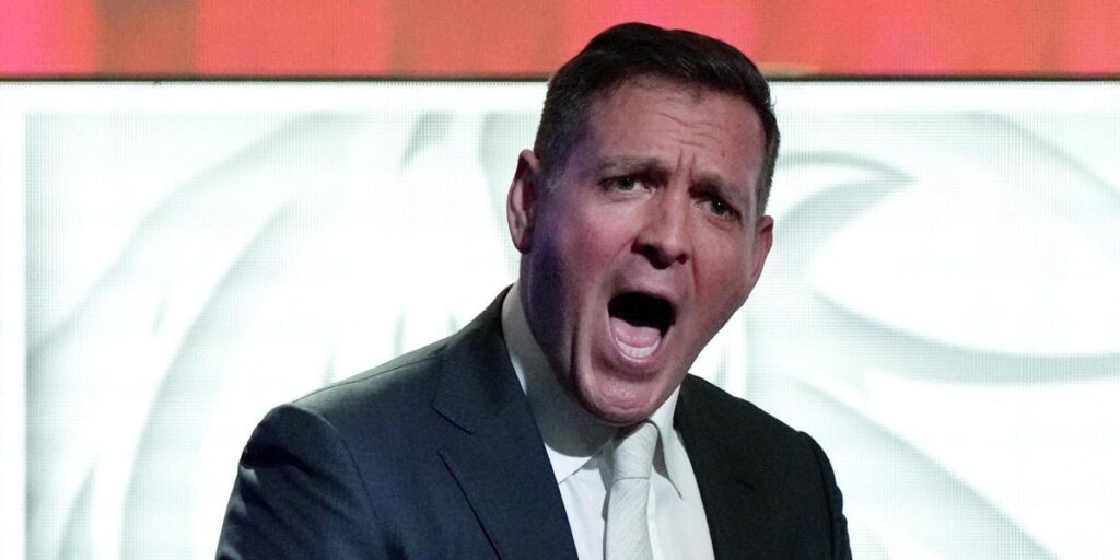 Peter J. Holt, propietario de los Spurs, más contento que nadie: "Podría desmayarme"