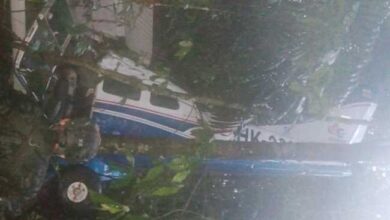 Petro recula y admite que sigue búsqueda de 4 niños por avionazo