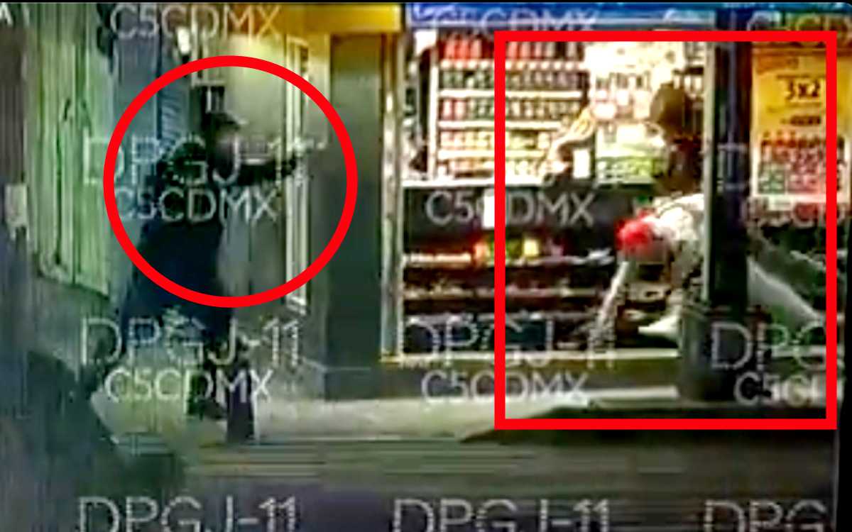 Policía se enfrenta a cuatro asaltantes y mata a uno en CDMX | Video