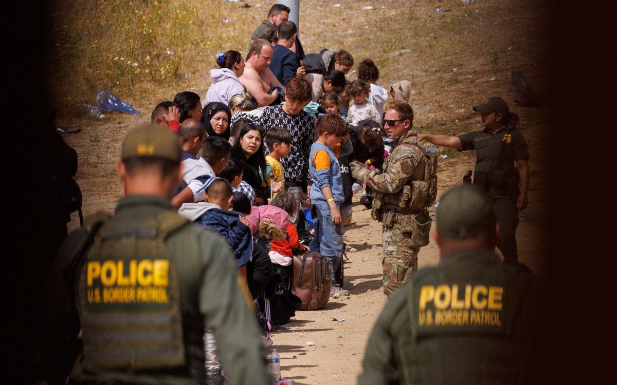 Polleros cobran 10 mil dólares a migrantes ante el fin del Título 42
