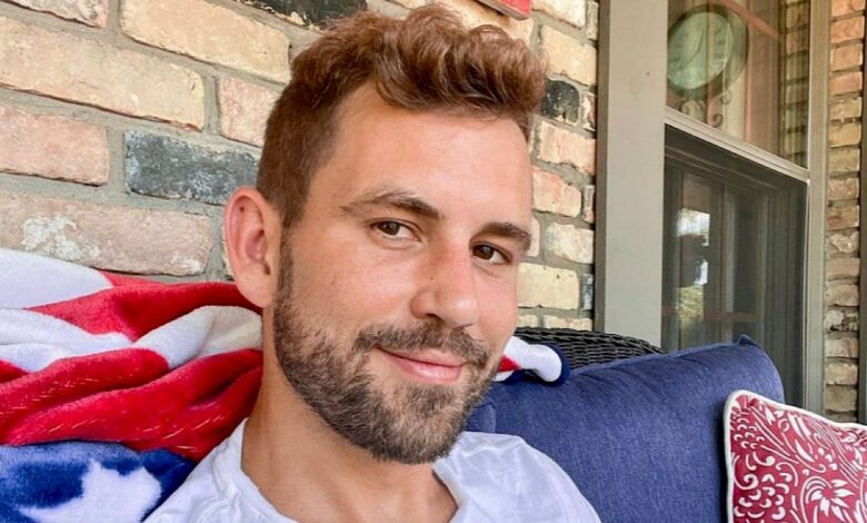 The bachelor's Nick Viall posing for an Instagram photo.