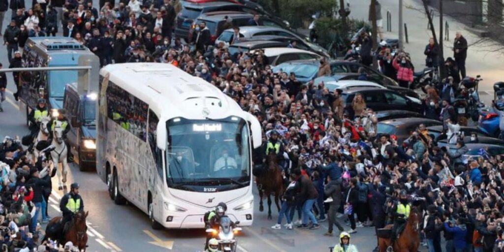 Quedada de la afición del Real Madrid antes del City