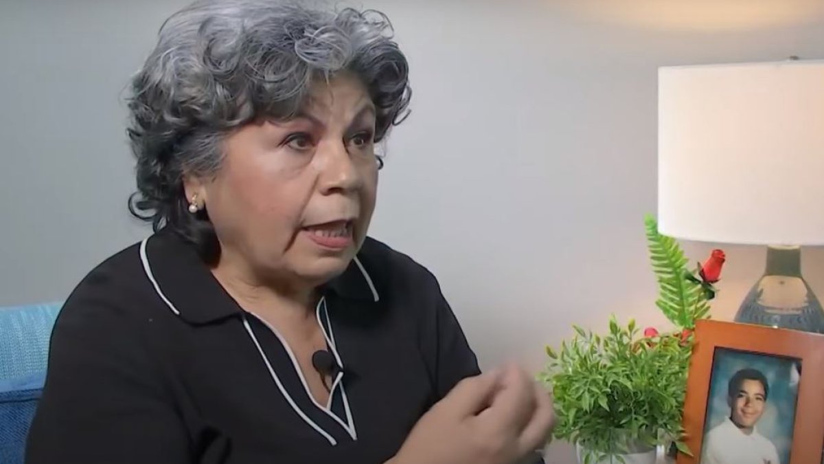 “Quiero ayudar a otros padres”: el trabajo voluntario le sirve de consuelo por la muerte de su hijo