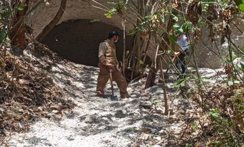 Reabren entierro clandestino ante inconformidad de buscadoras en Nayarit
