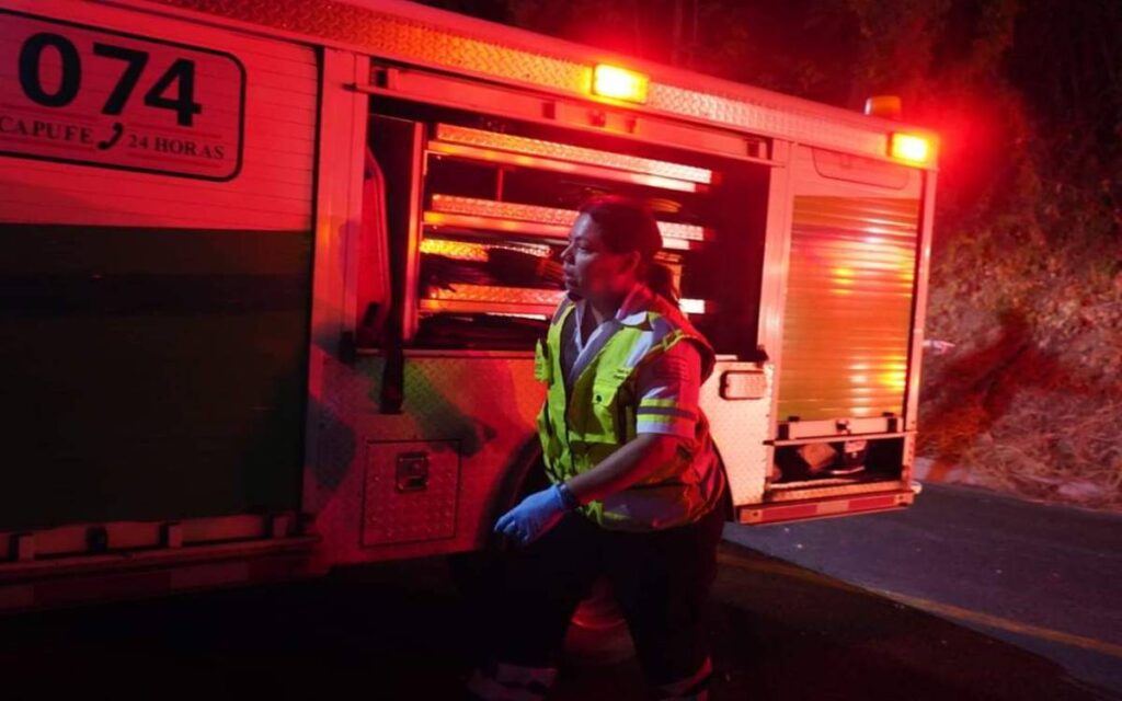 Reconocen 9 de 18 cadáveres de volcadura ocurrida en Nayarit