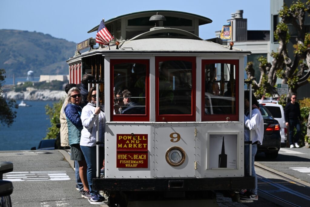 Resumen de TechCrunch+: Encuesta de VC sobre psicodélicos, cómo ejecutar un piloto de IA, el renacimiento de la robótica en Europa