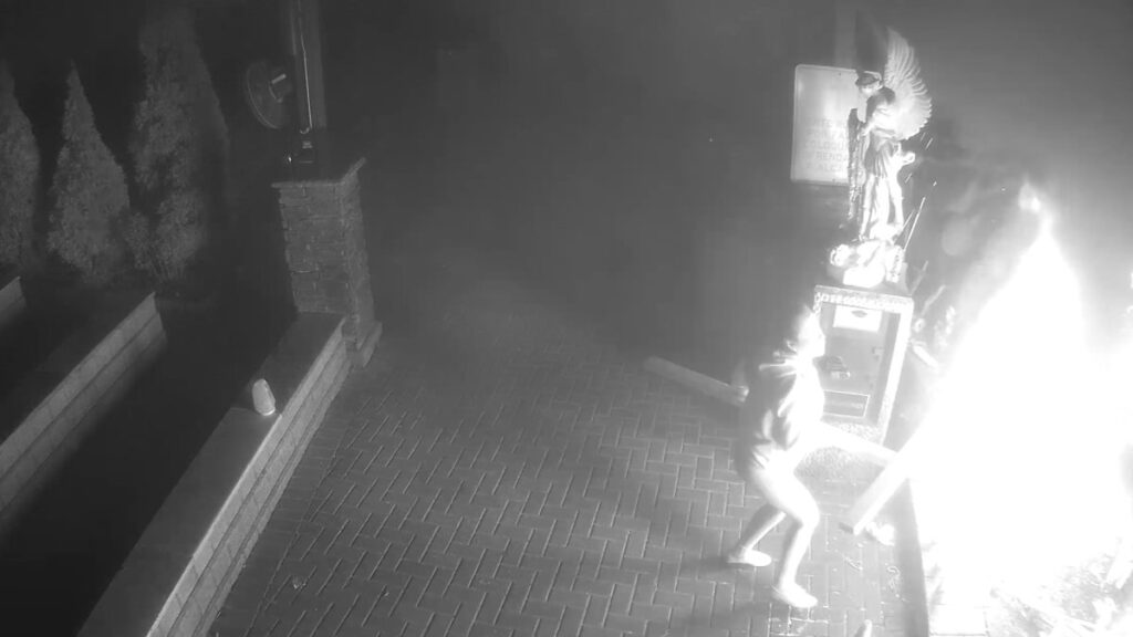 Revelan detalles de sospechosa de incendio de iglesia en Des Plaines