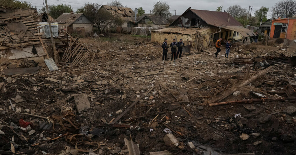 Rusia y Ucrania intensifican los ataques en medio de señales de que la contraofensiva está cerca