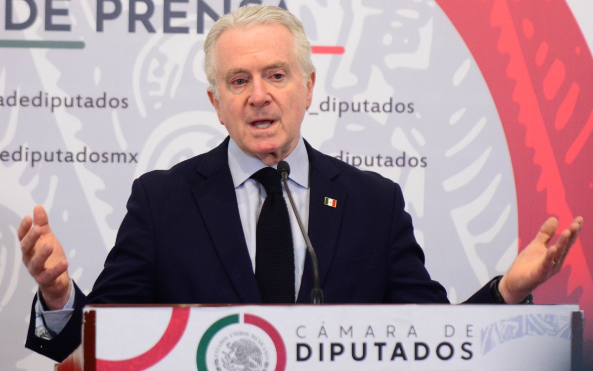 Santiago Creel acepta reto de AMLO de destinar dinero a estudiantes