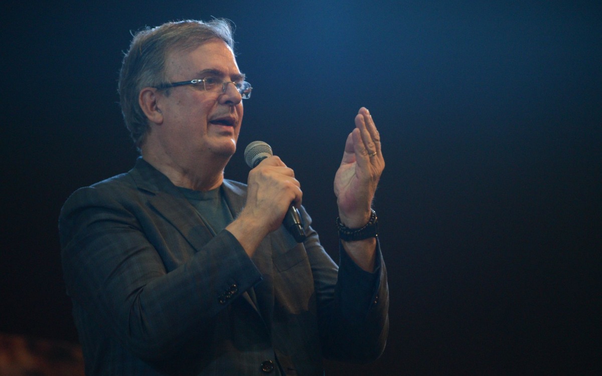 Tacha Ebrard a senador de EU de persona 'non grata' en México