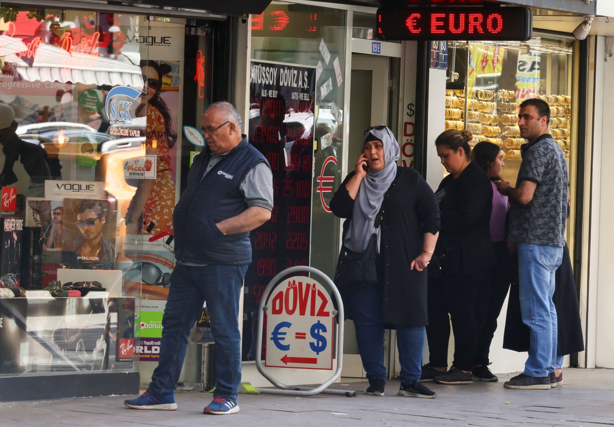 Tanques contra cebollas: Erdogan enarbola el poderío turco ante las críticas a su gestión económica