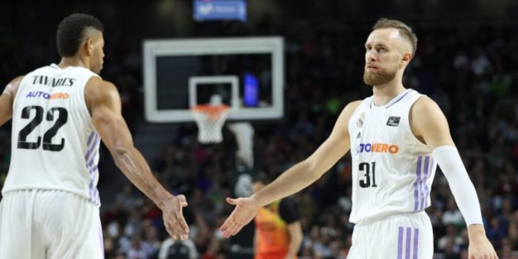 Tavares y Musa, en el quinteto ideal de la Euroliga