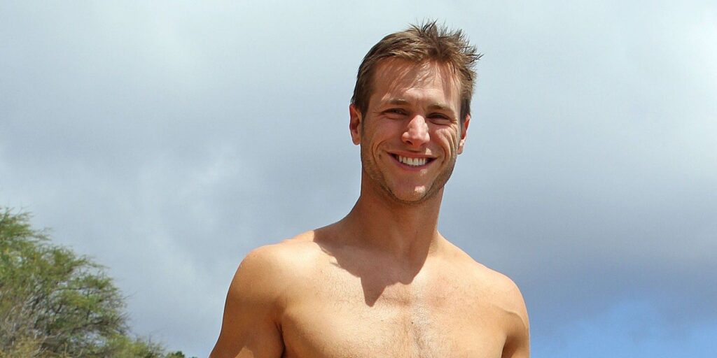 Jake Pavelka The Bachelor outside smilng