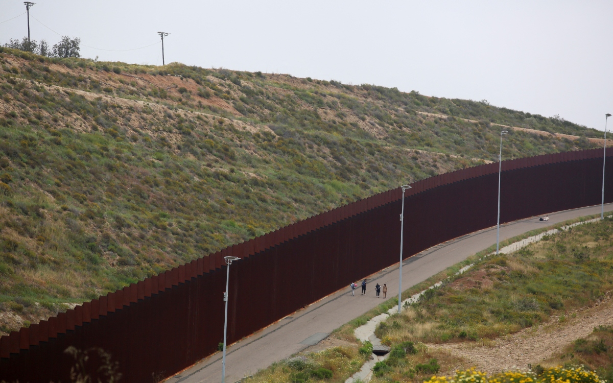 Título 42 aumentó flujo migratorio: Ebrard; AMLO lo contradice