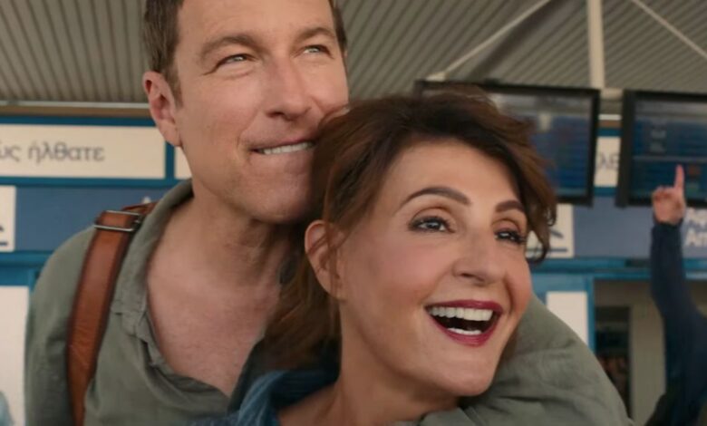 John Corbett and Nia Vardalos in an airport in My Big Fat Greek Wedding 3
