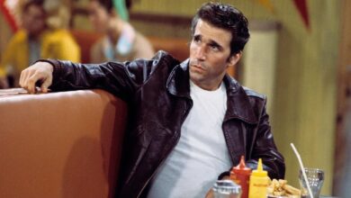 The Fonz breaks yet another utensil on Happy Days.