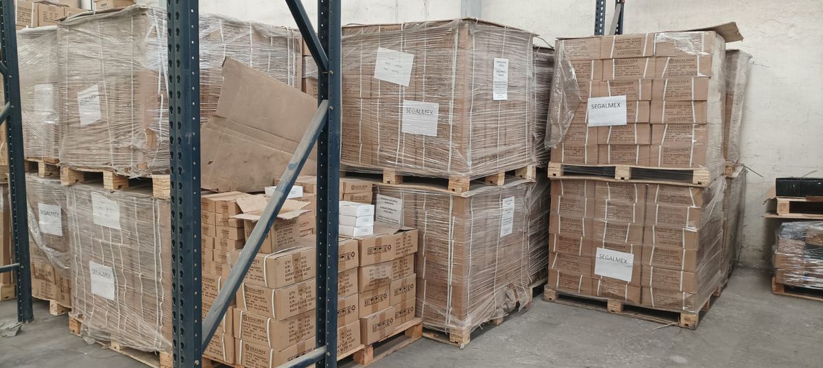 Una empresa polaca, pérdidas millonarias y miles de pilas a punto de caducar: el nuevo agujero de Segalmex