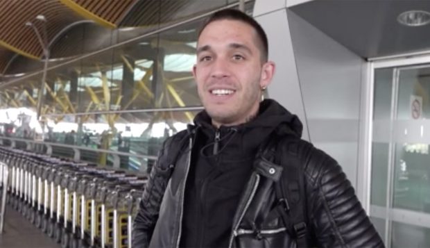 Víctor Elías en el aeropuerto / Gtres