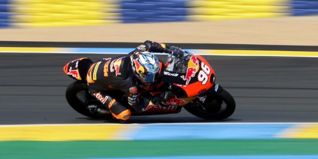 Victoria de 'jefazo' del líder Dani Holgado en Le Mans