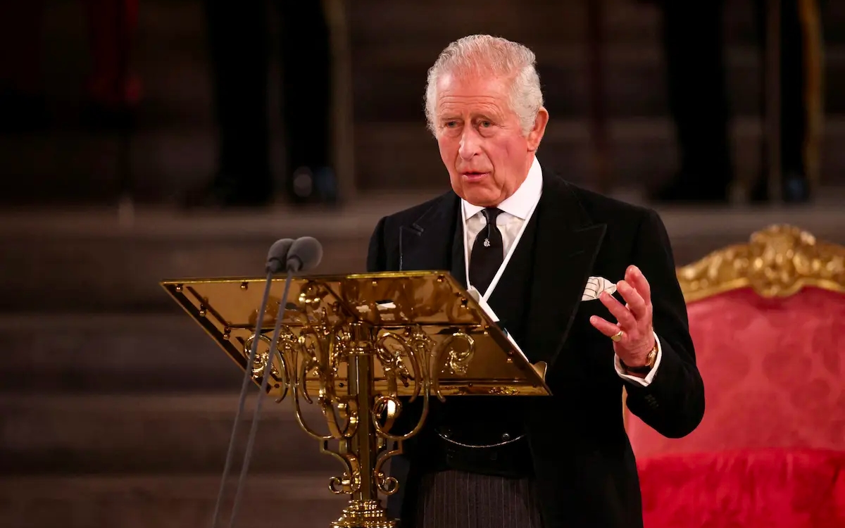 Video | Esta es la silla donde será coronado Carlos III