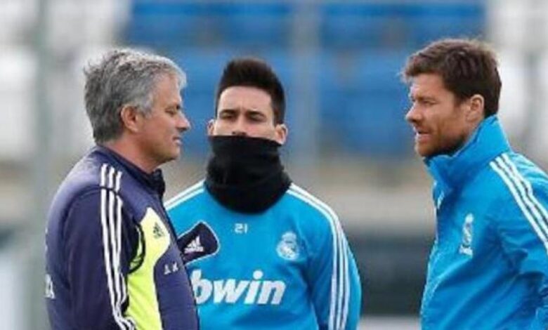 Xabi Alonso reta a Mourinho por un lugar en la final
