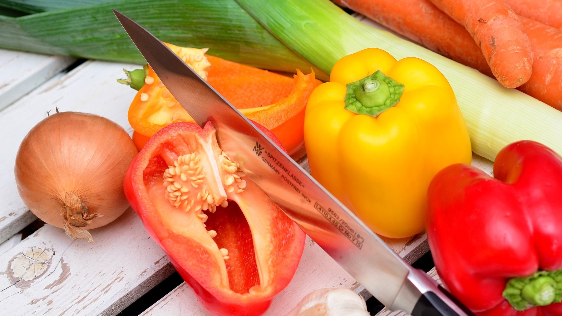 así debes afilar estos cuchillos para que estén como nuevos