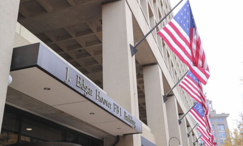 el FBI violó sus propias reglas al usar archivo de inteligencia extranjera, según orden judicial