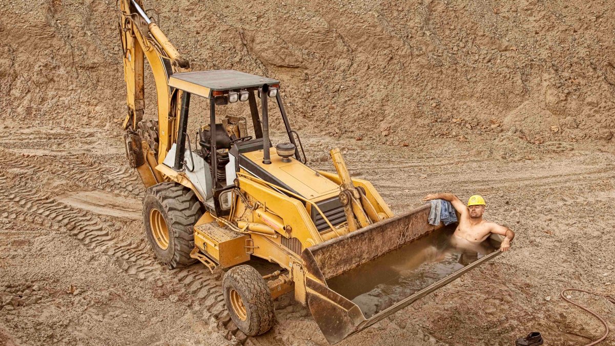 hombre es acusado de robar retroexcavadora para llegar al aeropuerto de Illinois