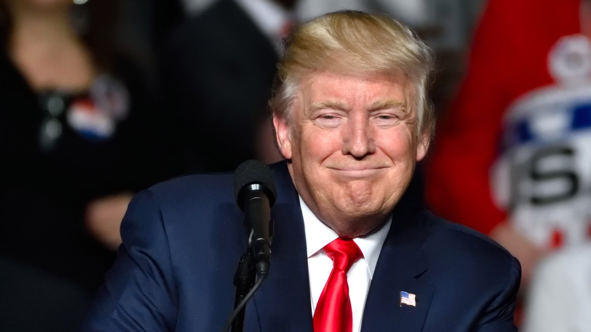 la testigo Jessica Leeds dice Donald Trump abusó de ella en avión