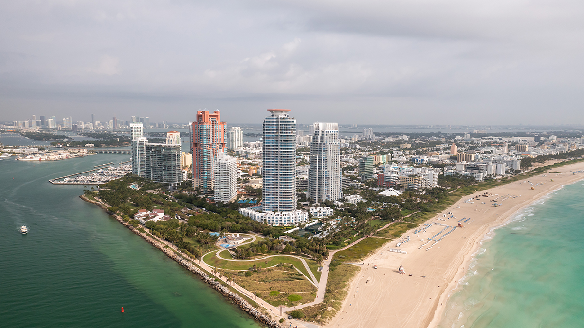 restringe compra de propiedades para cubanos, venezolanos y de otros países