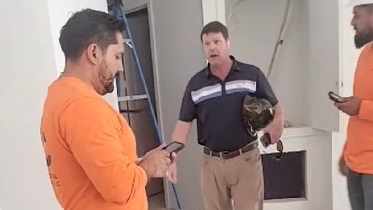 trabajadora hispana es golpeada por contratista en Phoenix