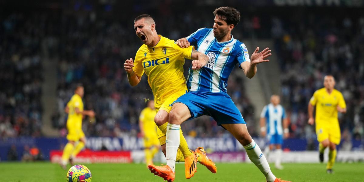 ¡Al rojo vivo! Así está la lucha por evitar el descenso tras la derrota del Cádiz