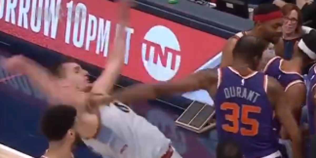 ¡Durant empuja a Jokic por cotilla!