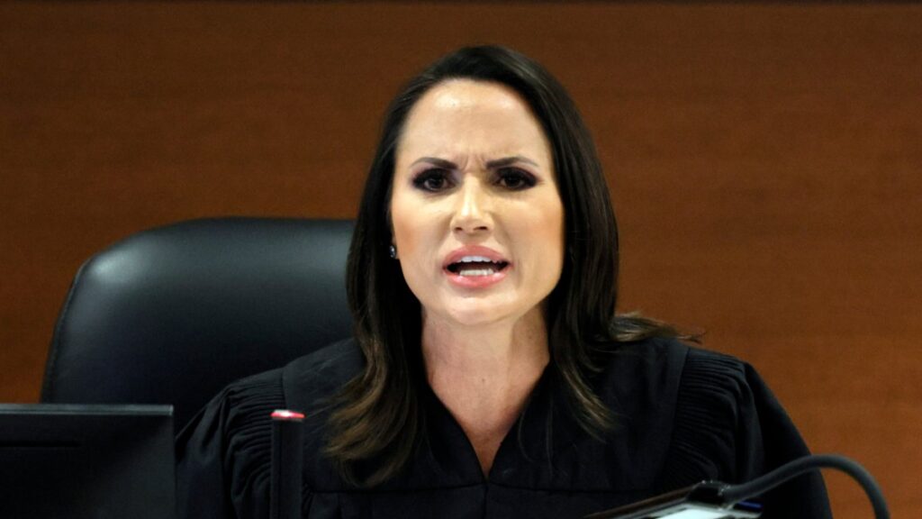 ¿Por qué jueza del caso de Parkland podría ser reprendida?