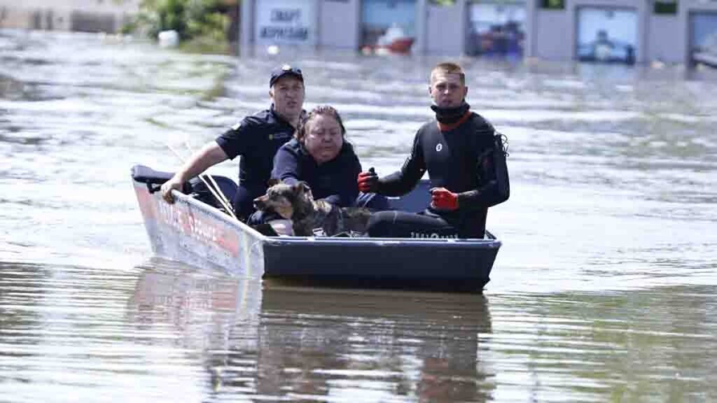 ¿Qué pasará tras la ruptura de la represa en Ucrania, y por qué es importante?
