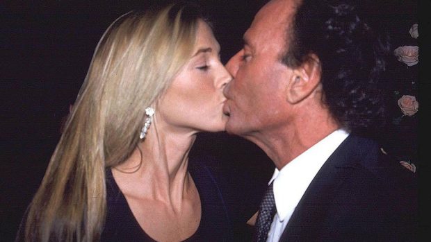 Julio Iglesias y Miranda Rijnsburguer / Gtres