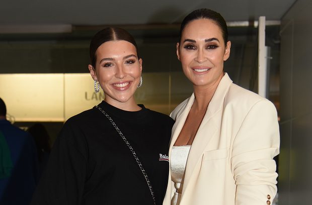 Alba Díaz y Vicky Martín Berrocal en el partido homenaje a Joaquín. / Gtres