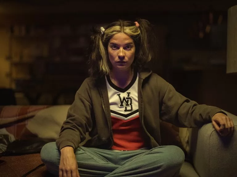 joan es horrible annie murphy netflix