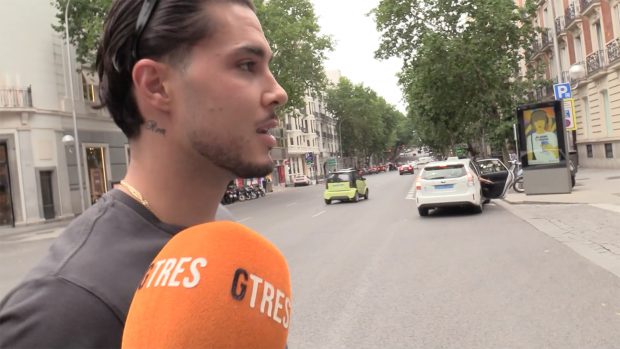 Carlo Constanzia paseando. / Gtres