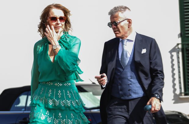 Los padres de Gerard Piqué en la boda de su hijo Marc. / Gtres