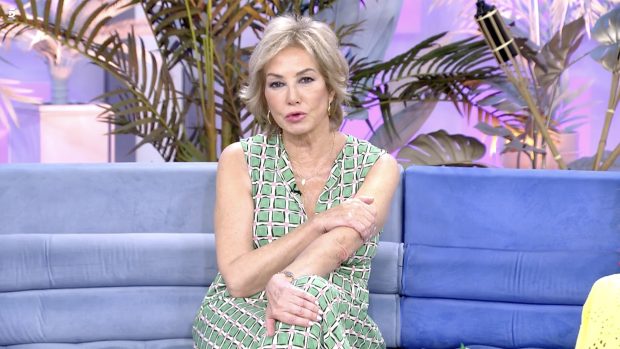 Ana Rosa Quintana en el plató de 'El Programa de Ana Rosa'. / Telecinco